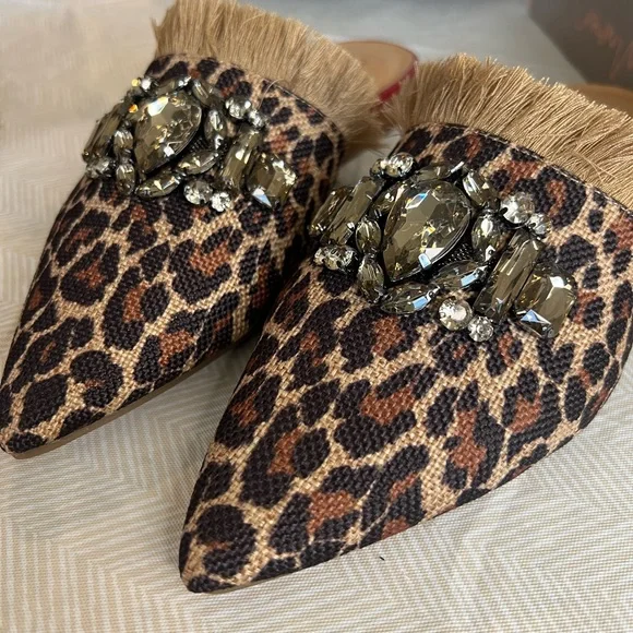 Crown vintage shop mules